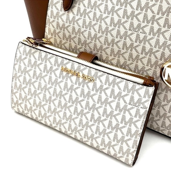 Michael Kors Large Charlotte Tote Bag & Large Double Zip Wallet Vanilla/Brown - Picture 11 of 13